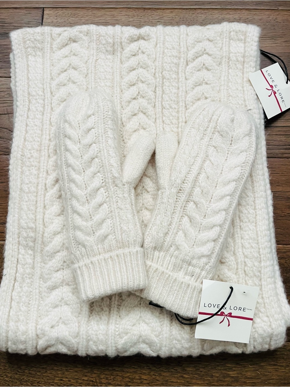 Love & Lore Cream Cable Knit Scarf and Mittens Set NWT